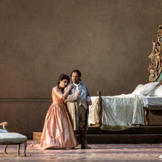 Le nozze di Figaro eleganti ed egalitarie di Emilio Sagi aprono la stagione operistica genovese