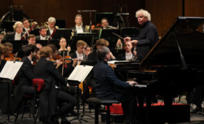 Hough e Rattle per un travolgente concerto scaligero