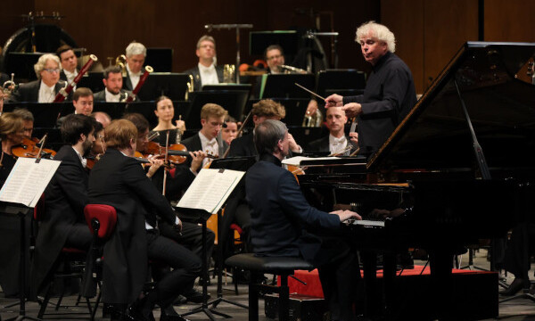 Hough e Rattle per un travolgente concerto scaligero